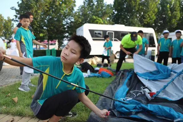 夏令营的初衷是什么？而参加过夏令营的孩子身上有什么特点？